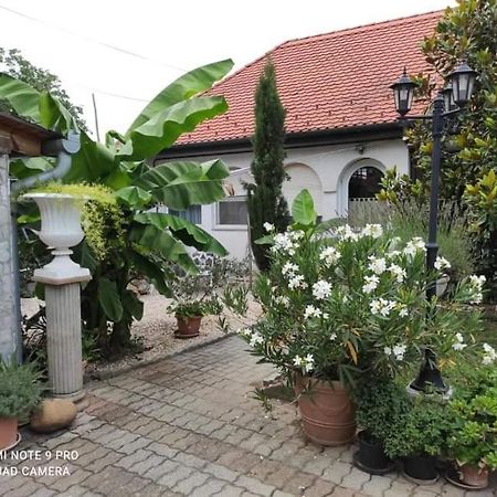 Lavendel Apartman Harkan Exterior foto